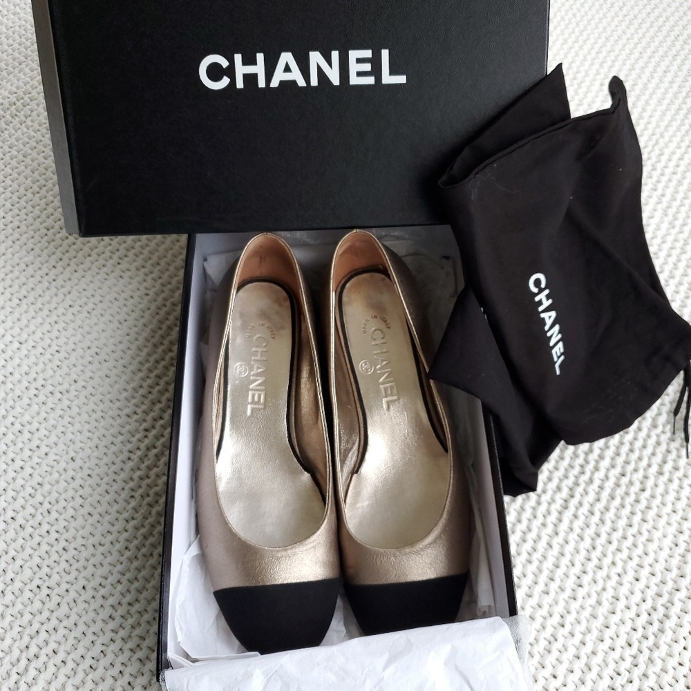 CHANEL Light Gold Flat Metallic Ballet Size 8.5